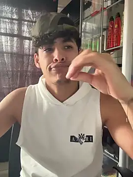 Snapshot of MaxStar26 chatting on 10, 4, 2026 MaxStar26 online show from 10, 4, 2026