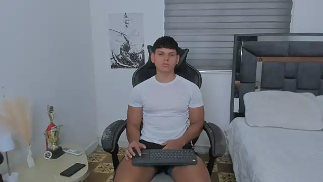stefan leenox online show from 27, 7, 2026