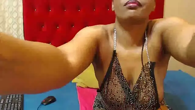 Hotsexyberry25 online show from 9, 4, 2026