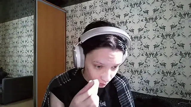 LxayBloom online show from 11, 3, 2026