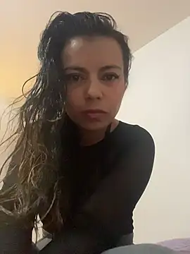 cinthia2011 online show from 24, 2, 2026