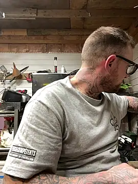 WIDBIGWHITECOCK online show from 2, 2, 2026