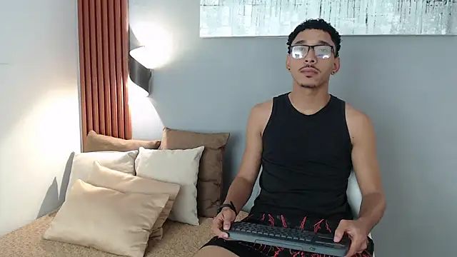 Snapshot of Julian_Dark_ chatting on 13, 2, 2026 Julian Dark online show from 13, 2, 2026