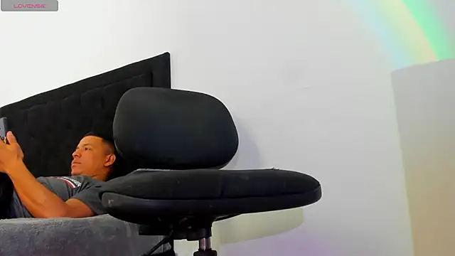 camilo model online show from 23, 3, 2026