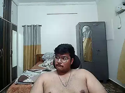 Snapshot of maxi23932 chatting on 13, 5, 2026 maxi23932 online show from 13, 5, 2026