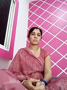 Snapshot of Hot_ree85 chatting on 6, 2, 2026 Hot ree85 online show from 6, 2, 2026