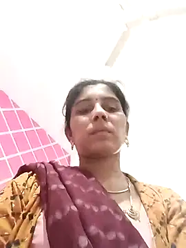 Snapshot of Hot_ree85 chatting on 21, 2, 2026 Hot ree85 online show from 21, 2, 2026