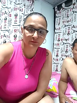 Snapshot of natalliecoopers chatting on 19, 4, 2026 natalliecoopers online show from 19, 4, 2026