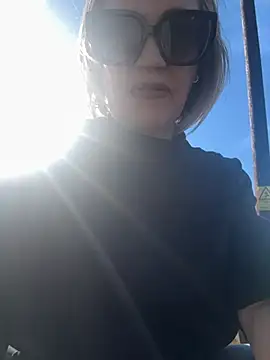 Milfshake227 online show from 6, 4, 2026