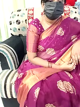 Snapshot of Tinarosy13 chatting on 20, 2, 2026 Tinarosy13 online show from 20, 2, 2026