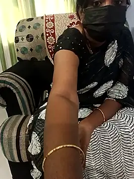 Snapshot of Tinarosy13 chatting on 21, 2, 2026 Tinarosy13 online show from 21, 2, 2026