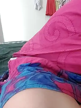 Snapshot of Lovelygirl05 chatting on 8, 1, 2026 Lovelygirl05 online show from 8, 1, 2026