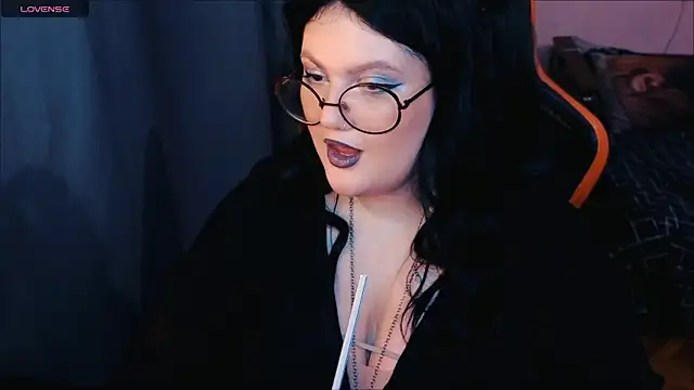 PixelMiss online show from 9, 8, 2026