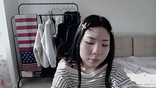 AprilOnilll online show from 1, 2, 2026