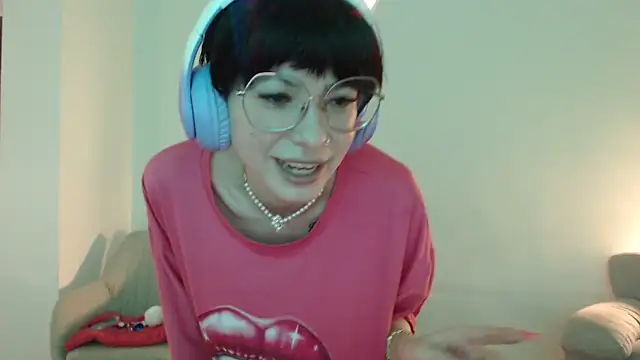 Snapshot of Marley_Queen chatting on 4, 6, 2026 Marley Queen online show from 4, 6, 2026