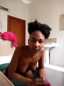 ExtraDoll online show from 22, 4, 2026