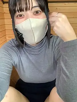 Snapshot of minami_room chatting on 18, 3, 2026 minami room online show from 18, 3, 2026