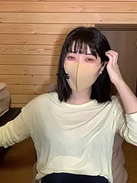 Snapshot of minami_room chatting on 17, 4, 2026 minami room online show from 17, 4, 2026