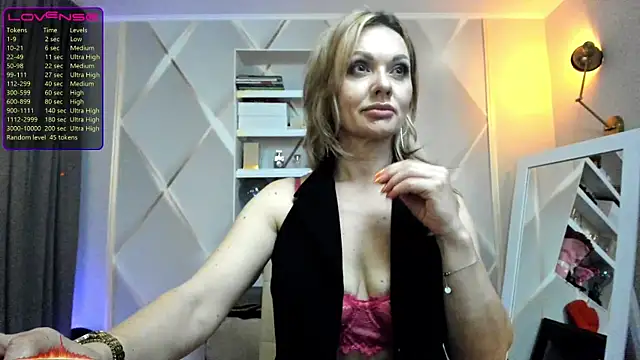 Snapshot of Monika-peach chatting on 19, 6, 2026 Monika-peach online show from 19, 6, 2026