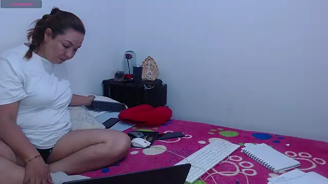 Snapshot of AuraFuego chatting on 12, 5, 2026 AuraFuego online show from 12, 5, 2026