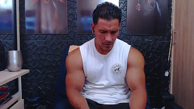 Snapshot of viktor_herrera chatting on 17, 4, 2026 viktor herrera online show from 17, 4, 2026