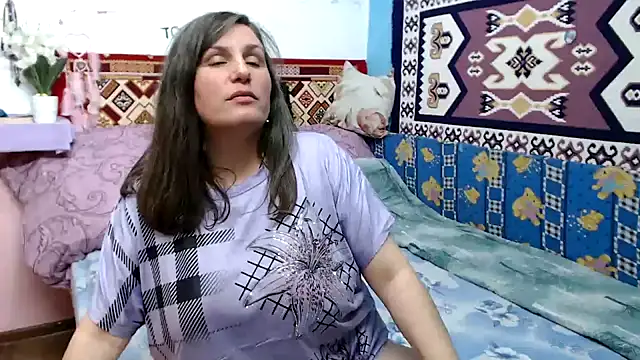 Adelinemilf online show from 21, 4, 2026