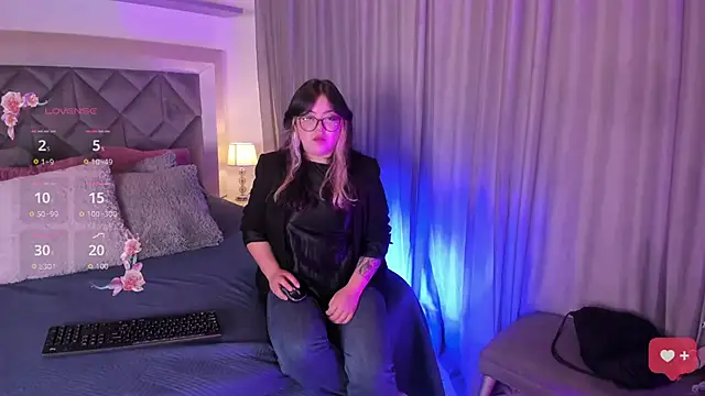 Snapshot of CalmaCaos chatting on 24, 2, 2026 CalmaCaos online show from 24, 2, 2026