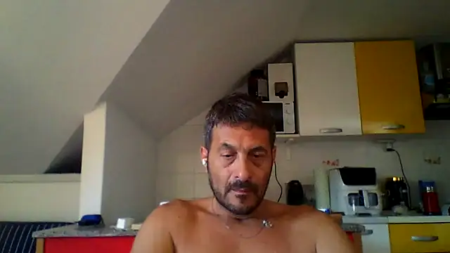 Snapshot of colosone chatting on 17, 6, 2026 colosone online show from 17, 6, 2026