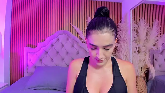 Violett hott  online show from 4, 3, 2026