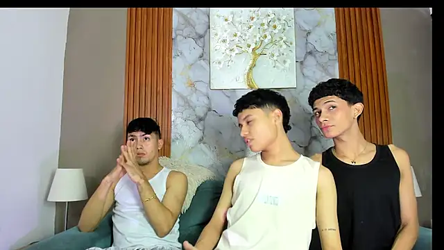 Snapshot of AVENGER_BOYS2026 chatting on 28, 7, 2026 AVENGER BOYS2026 online show from 28, 7, 2026