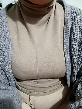 Snapshot of Tulip_Giang chatting on 13, 1, 2026 Tulip Giang online show from 13, 1, 2026