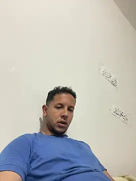 Snapshot of Albertofcille chatting on 17, 5, 2026 Albertofcille online show from 17, 5, 2026
