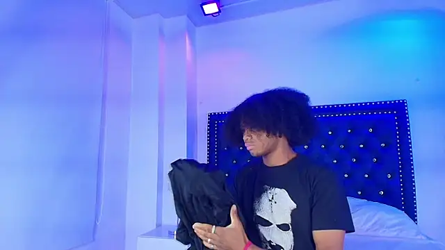 Snapshot of Cristal_and_luke chatting on 13, 1, 2026 Cristal and luke online show from 13, 1, 2026