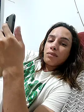 ofjuliaa online show from 12, 4, 2026