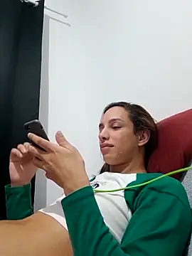 Snapshot of ofjuliaa chatting on 19, 4, 2026 ofjuliaa online show from 19, 4, 2026