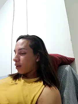 Snapshot of ofjuliaa chatting on 6, 5, 2026 ofjuliaa online show from 6, 5, 2026