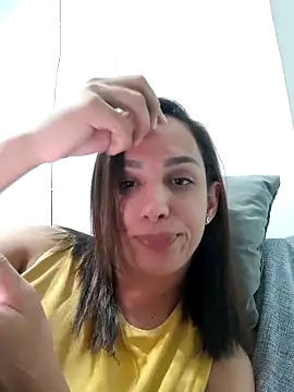 Snapshot of ofjuliaa chatting on 7, 5, 2026 ofjuliaa online show from 7, 5, 2026