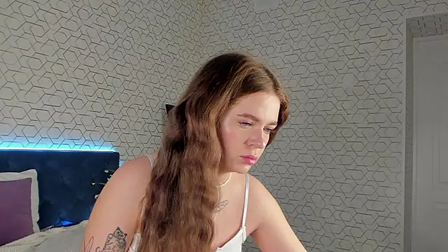 Snapshot of desiree_doll chatting on 21, 2, 2026 desiree doll online show from 21, 2, 2026