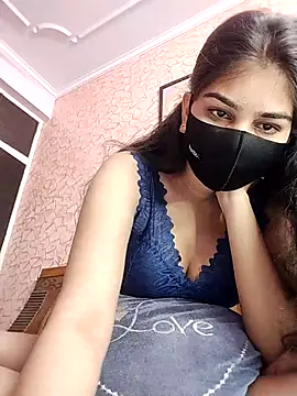 Snapshot of babydoll7172 chatting on 4, 2, 2026 babydoll7172 online show from 4, 2, 2026