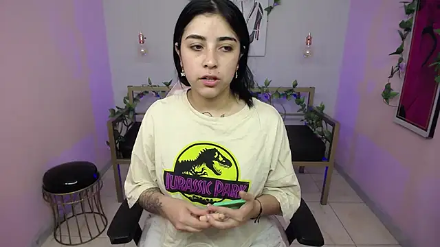 Snapshot of Adri_gomez_x chatting on 18, 7, 2026 Adri gomez x online show from 18, 7, 2026
