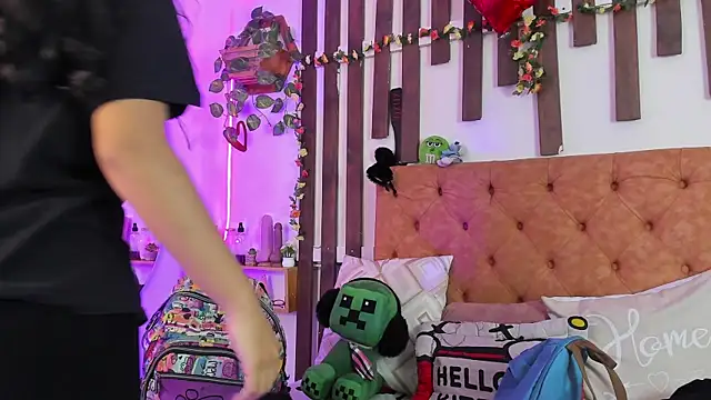 MeowMota  online show from 14, 4, 2026