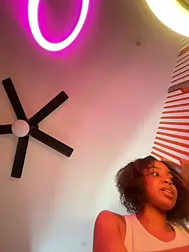 Snapshot of oshun6360 chatting on 18, 5, 2026 oshun6360 online show from 18, 5, 2026