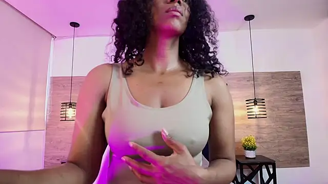 Ellie-Alves online show from 10, 7, 2026