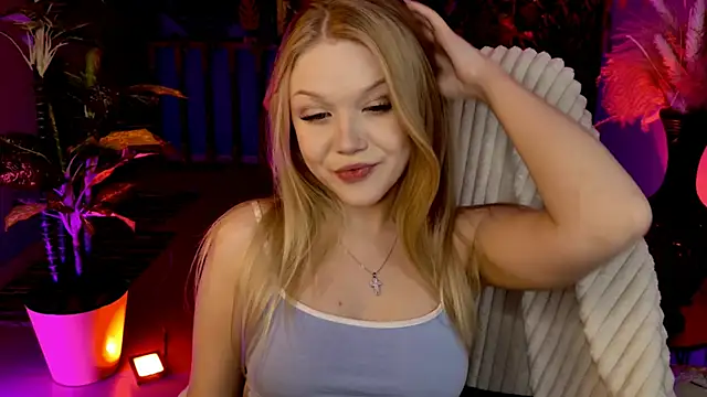 ChloeWhite online show from 11, 4, 2026