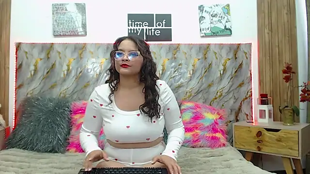 Snapshot of rossyvalbuena chatting on 20, 6, 2026 rossyvalbuena online show from 20, 6, 2026
