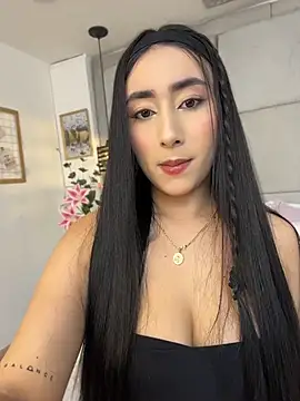 Snapshot of IvonneOwen chatting on 4, 7, 2026 IvonneOwen online show from 4, 7, 2026