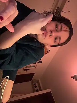 Snapshot of witchdub chatting on 18, 5, 2026 witchdub online show from 18, 5, 2026
