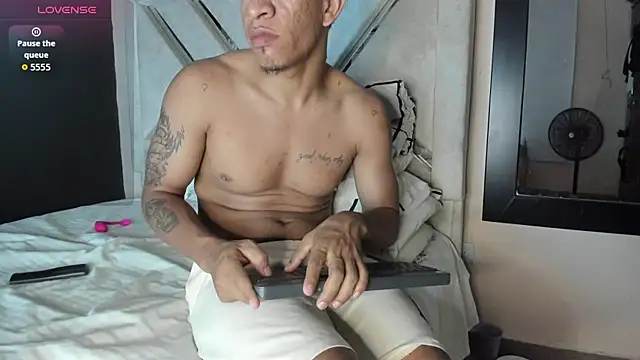 Snapshot of antonio_aguilarx chatting on 4, 3, 2026 antonio aguilarx online show from 4, 3, 2026