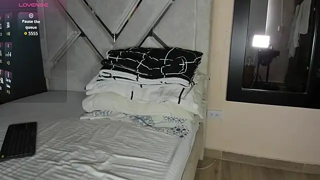 Snapshot of antonio_aguilarx chatting on 4, 4, 2026 antonio aguilarx online show from 4, 4, 2026