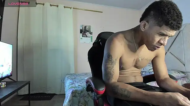 Snapshot of antonio_aguilarx chatting on 13, 7, 2026 antonio aguilarx online show from 13, 7, 2026